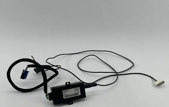 Audi TT TTS Mk2 iPod connector socket 000051444