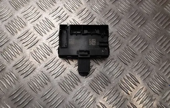 Skoda Octavia Mk4 Door control unit/module 5Q4959392P