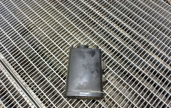 Suzuki Jimny Active carbon filter fuel vapour canister 81AA