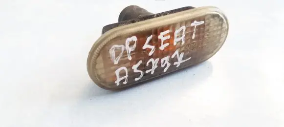 Seat Toledo II (1M) Front fender indicator light 3B0949117C