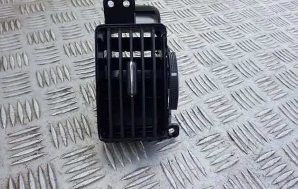Toyota Corolla Verso AR10 Dashboard side air vent grill/cover trim 5566064010 6556424010