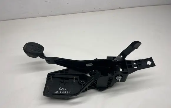 Peugeot 3008 II Brake pedal P1002572