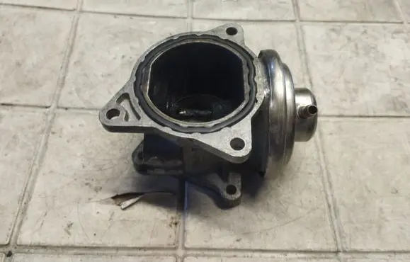 Skoda Octavia Mk2 (1Z) EGR valve 038131501AN 130821017