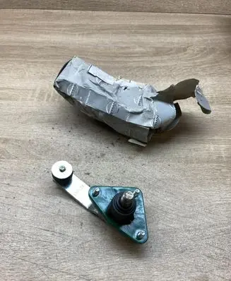 Nissan Almera Front wiper linkage B88601M200