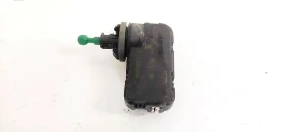 Headlight level adjustment motor