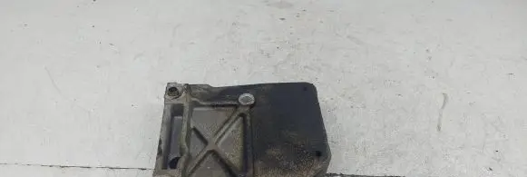 Peugeot 307 A/C compressor mount bracket 9486