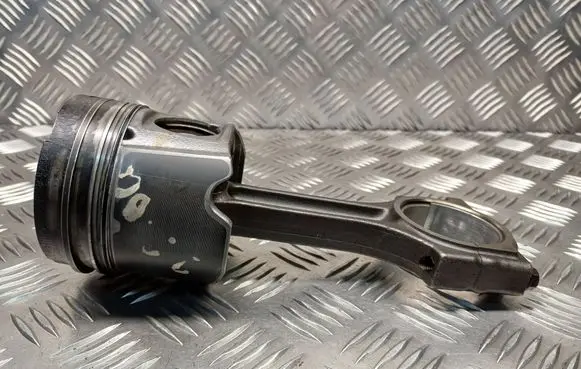 Piston with connecting rod