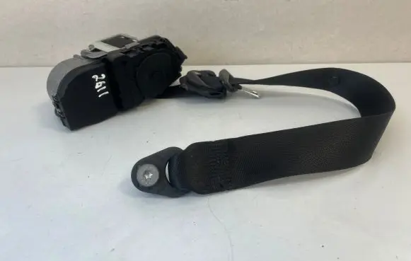 Mercedes-Benz S W221 Front seatbelt A2218603285 040668