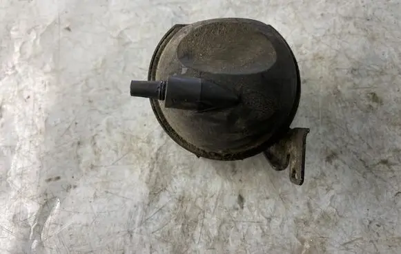 Vacuum air tank