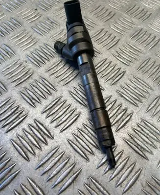 BMW 3 F30 F35 F31 Fuel injector 7810702 0445110596