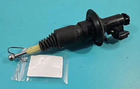 Opel Astra L Clutch slave cylinder 9829937180 IMPRK1514088
