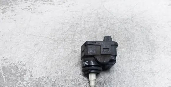 Volkswagen Golf III Headlight level adjustment motor 1H0941295C 00728200