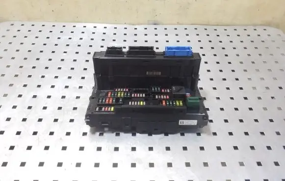 BMW 5 F10 F11 Fuse module 61359252333 9252333 9234421