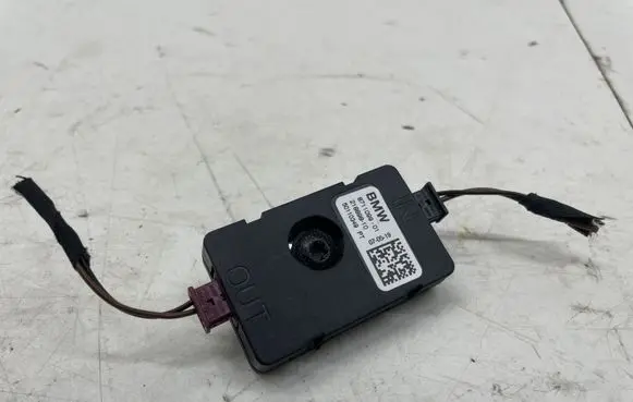BMW X4M F98 Aerial antenna amplifier 8711099