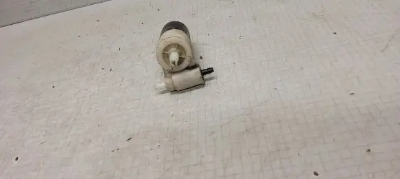Chrysler Voyager Windscreen/windshield washer pump
