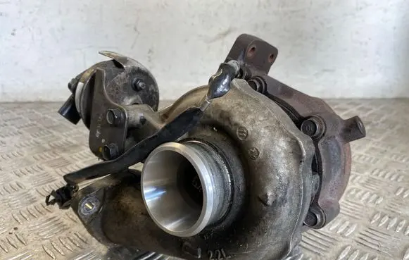 Chevrolet Captiva Turbo 25187704 K2211079 4947701610