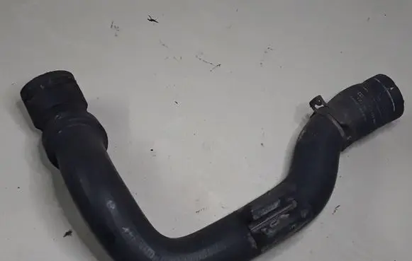 Volkswagen PASSAT B5 Engine coolant pipe/hose 8D0121101AD