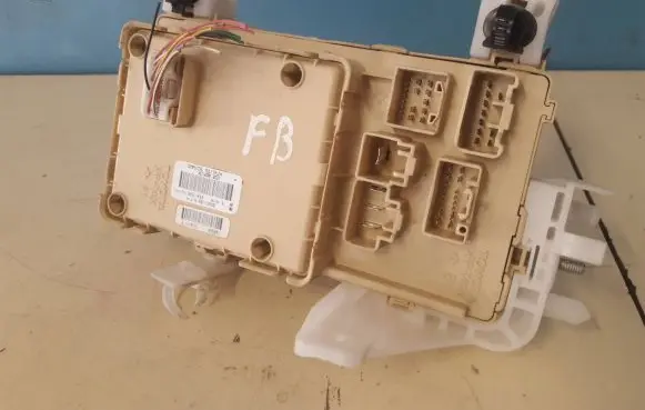 Toyota Corolla Verso AR10 Fuse box set 892210F010