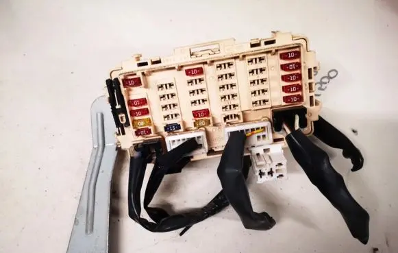Nissan X-Trail T30 Fuse box set