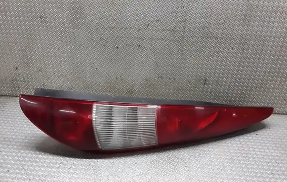 Ford Mondeo Mk III Rear/tail lights 1S7113404C