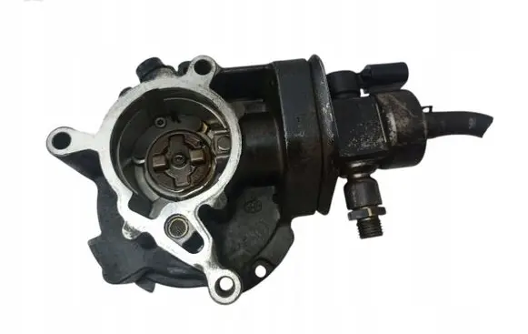 Audi A3 S3 8V Vacuum pump 06K145100AB