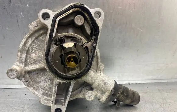 KIA Ceed Vacuum pump 288102A101