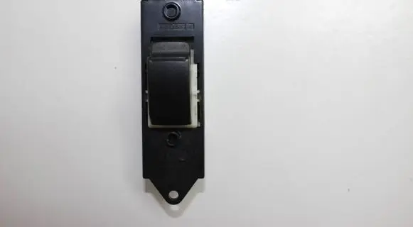 Mitsubishi ASX Electric window control switch MR587944 C8DD411MB 2524T11BN