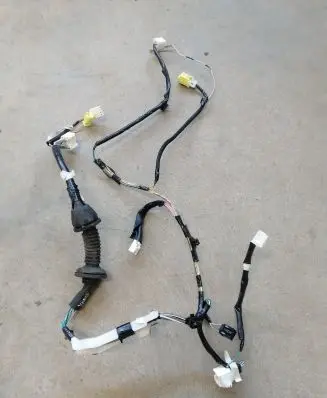 Toyota Yaris Front door wiring loom 821510U710B