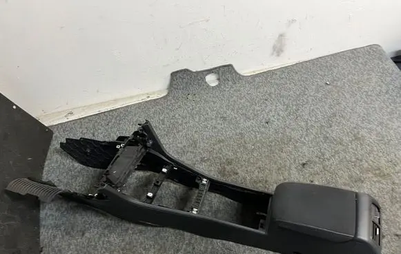 Volkswagen Golf VII Center console 