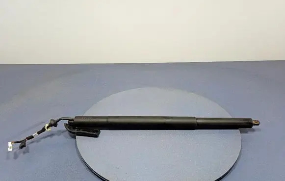 BMW X5 E53 Shock absorber/damper mounting bracket 7441799