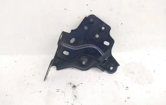 Toyota Prius (XW30) Fender mounting bracket