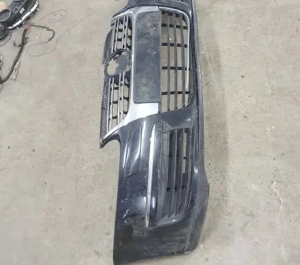 Volkswagen Jetta V Front bumper 1K0807221D