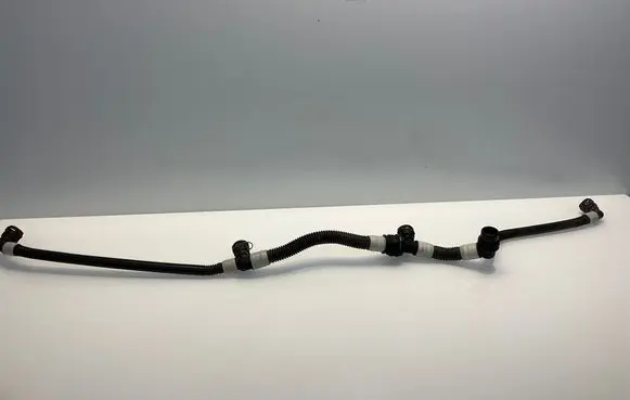 Tesla Model 3 Engine coolant pipe/hose 107757600D