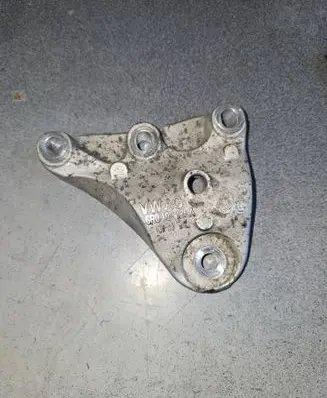 Skoda Yeti (5L) Engine mounting bracket 6R0199185A
