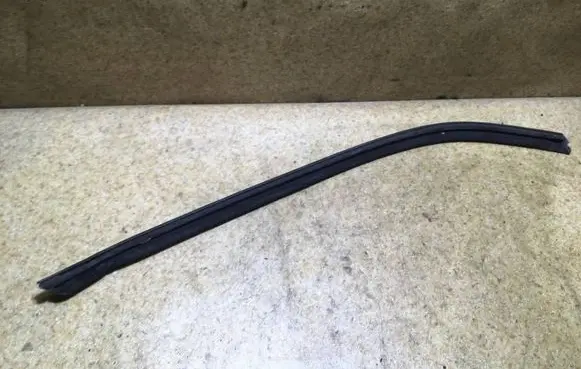 Mercedes-Benz E W124 Rubber seal rear door 