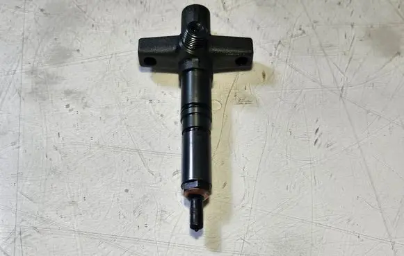 Mitsubishi Pajero Fuel injector 185Z484410 484410