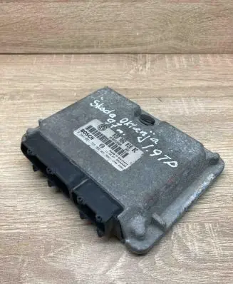 Skoda Octavia Mk1 (1U) Engine control unit/module ECU 038906018BC 0281001755