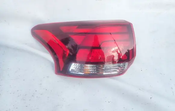 Mitsubishi Outlander Rear/tail lights