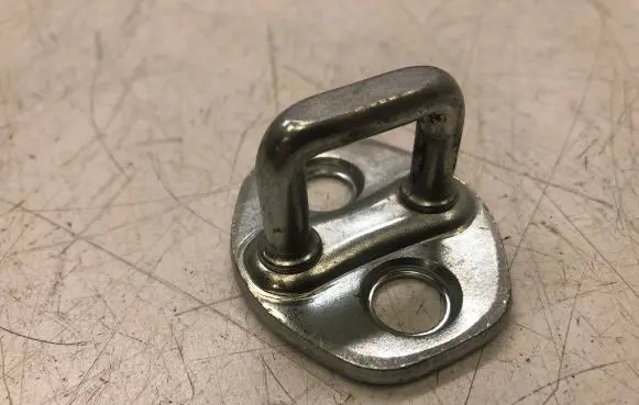 Hyundai i20 (BC3 BI3) Front door lock loop/hook striker 