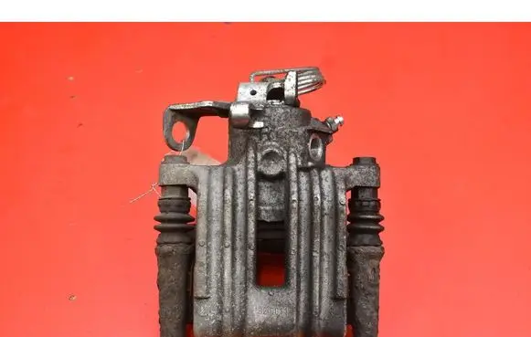 Volkswagen Golf III Rear brake caliper 82-0011