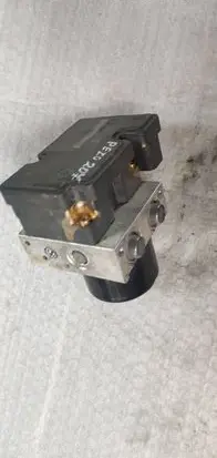 Peugeot 607 ABS Pump 10097011593 Y2H1A13002 8570096003