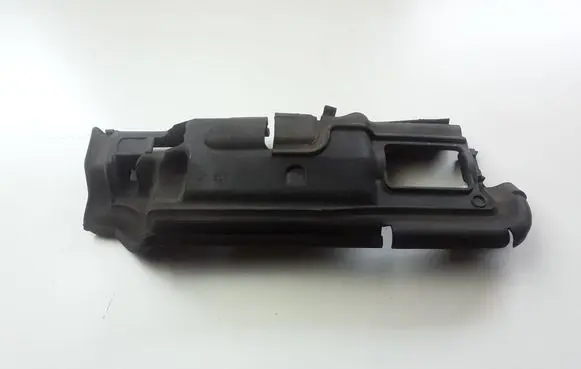 Volvo S60 Intercooler air guide/duct channel 31383125