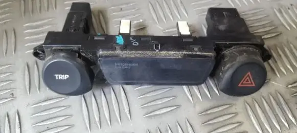 Hyundai i20 (PB PBT) Hazard light switch 937501J8004X 93770-1J800
