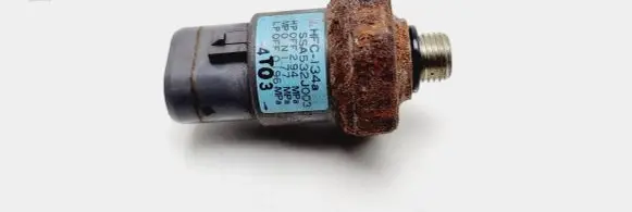 Volvo S40, V40 Air conditioning (A/C) pressure sensor SSA532J003 HFC134A