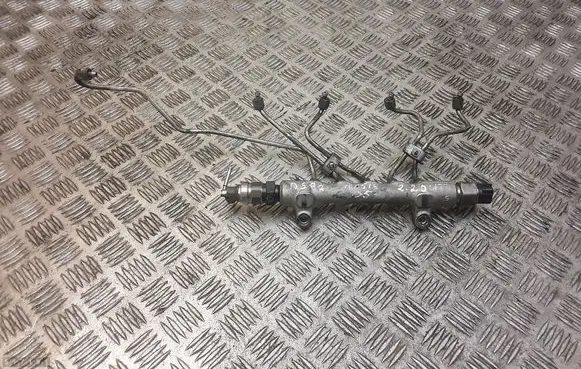 Toyota Avensis T250 Fuel main line pipe 