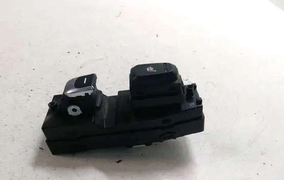KIA Sportage Electric window control switch 93590F1020