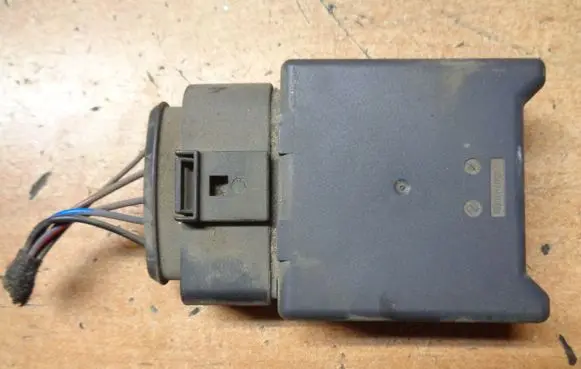 Volkswagen Golf VII Fuel injection pump control unit/module 5Q0906093A