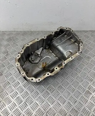Volkswagen PASSAT B7 Oil sump 03C103603T