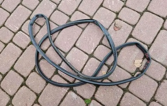 Opel Astra J Rubber seal loading door 51TYS