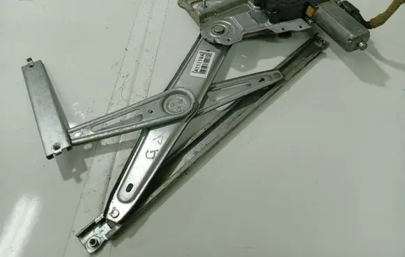 Toyota Yaris Sliding door window regulator with motor 